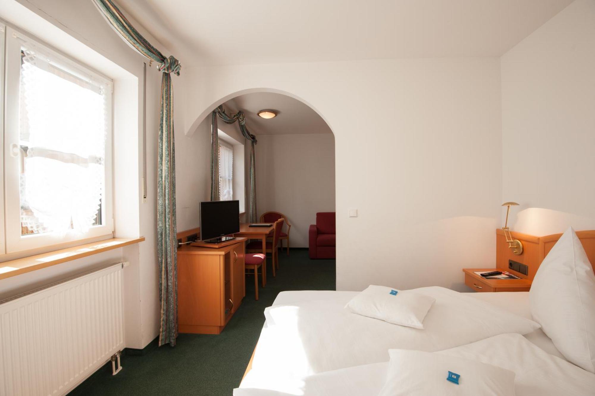 Hotel Schwaiger Glonn Экстерьер фото